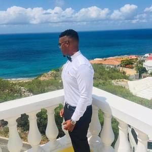 Meet your Posher, Alex